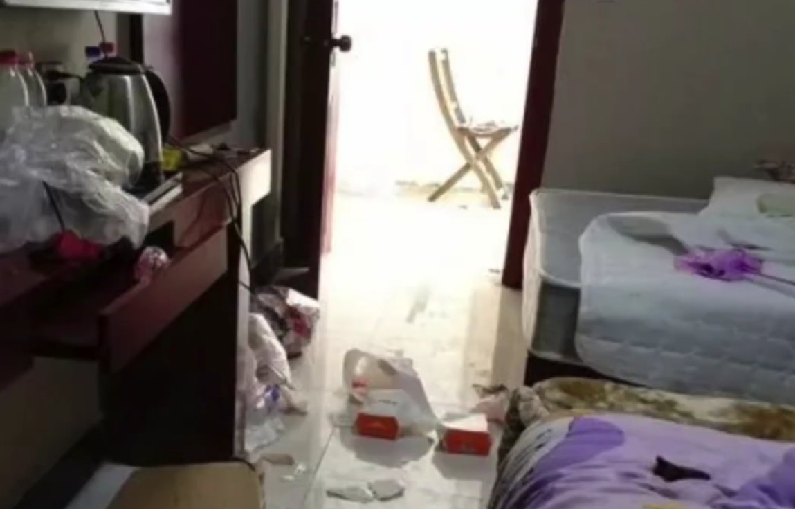 高校女生租房不检点,房间变成垃圾场不忍直视