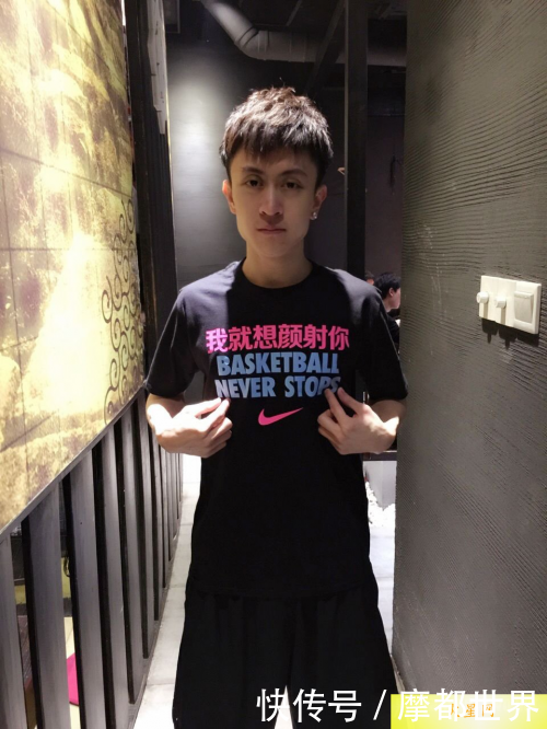 京城四少秦奋和王思聪谁更有钱? 做个对比你就