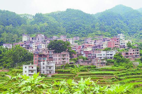 福建的农村可以说是相当的富裕，如莆田村......