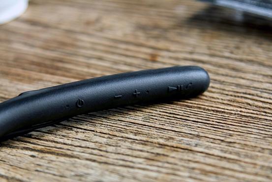 索尼WI-1000X VS Bose QC30:谁将称霸2000元