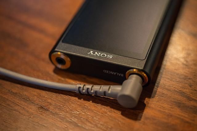 索尼NW-ZX300A:引领4.4 平衡口新热潮