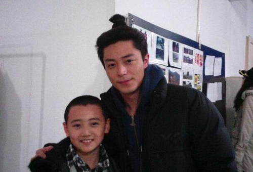 《倾世皇妃》中演霍建华小时候的男孩 如今成为男团成员 《倾世皇妃》中演霍建华小时候的男孩 如今成为男团成员