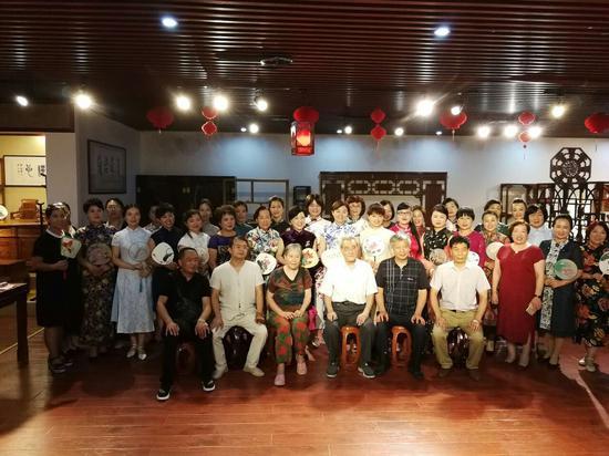 南阳女子书画院俱乐部举行春期学员结业作品展 南阳女子书画院俱乐部举行春期学员结业作品展