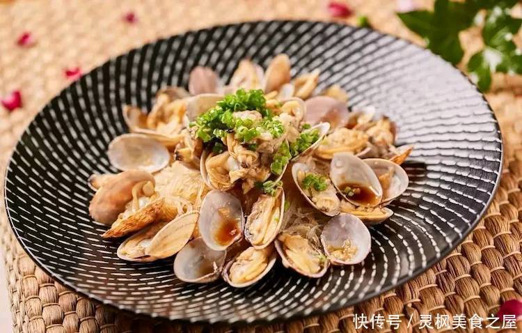 重要食材 鲜鲜花蛤,豆瓣酱,发黄豆酱,蚝油,豉油,糖果,葱生姜,淀粉