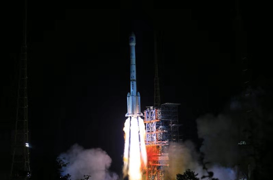 此次发射的北斗导航卫星和配套运载火箭分别由中国航天科技集团有限公司所属的中国空间技术研究院和中国运载火箭技术研究院抓总研制。这是长征系列运载火箭的第290次飞行。
据北斗卫星导航系统总设计师杨长风介绍，此次发射的北斗导航卫星有三方面特点：一是北斗三号系统的首颗地球静止轨道（GEO）卫星，也是第十七颗北斗三号组网卫星。二是能力实现大幅提升。该卫星将提供短报文服务（RDSS），容量提升10倍，就是说可以让大量用户方便使用，用户终端接收机功率降低10倍，可以让用户手持终端更加便携、更加小型化。三是提供安全可靠的高精度服务。该卫星还提供星基增强服务（SBAS），将按照国际民航标准，既能提供高精度导航服务，同时能保障安全、连续使用导航服务。