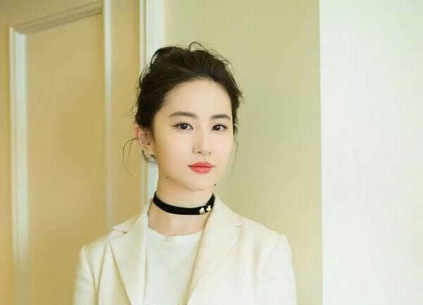 国内身价最高的6位女星,赵丽颖垫底,杨幂第五