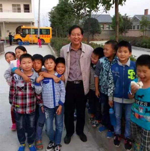 信阳平桥五里镇大堰村春晖小学用爱诠释教育新