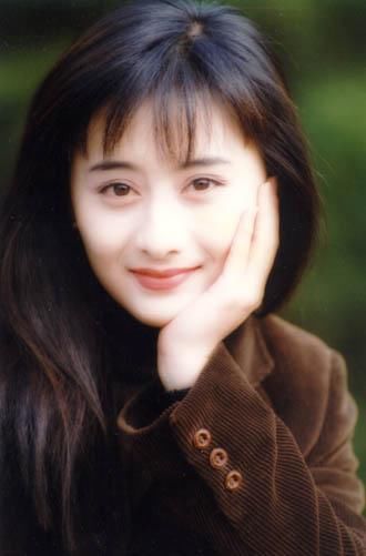 被马景涛吻,抢姐姐老公,琼瑶等了她三年,她却成全了赵薇