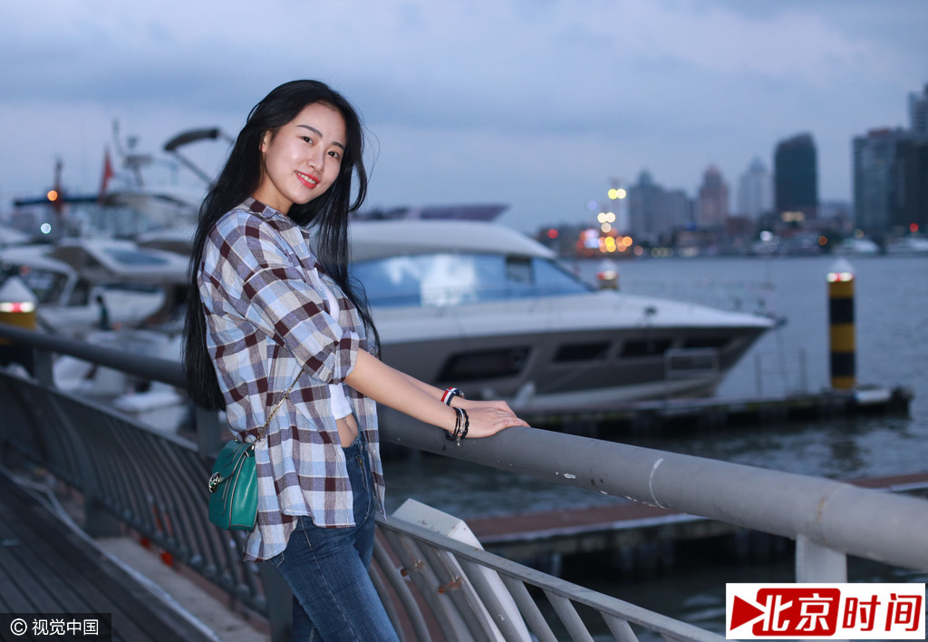 世界旅游小姐拍摄休闲风。