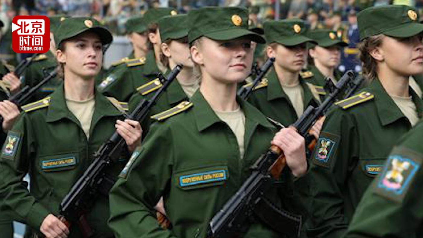 大长腿！女兵方阵格外吸睛 俄罗斯红场阅兵精彩亮点抢先看