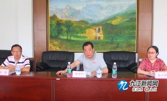 市教育局考察组深入九江田中进行班子考察