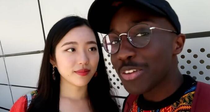 中国姑娘不顾家人反对嫁黑人,生个中国人样子的儿子依然回不了家.