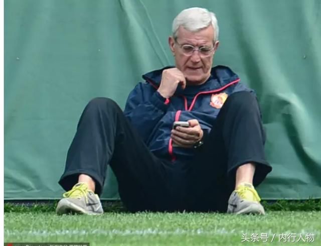 世界杯八强主帅,年薪总和没他高,国足花大钱,也