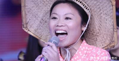 草根明星现状,她假捐款事情被拆穿,她赚百亿身