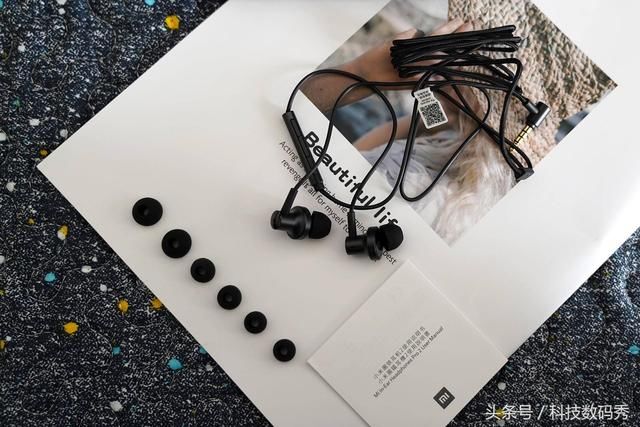 锤子形插头,小米圈铁耳机2,最美最有质感的随