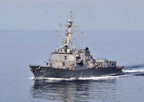 专家:美驱逐舰通过台湾海峡的背后原因