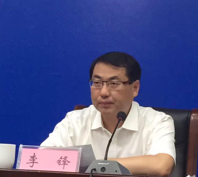 局长常出入夜总会有3名情妇 受审时称对不起妻子