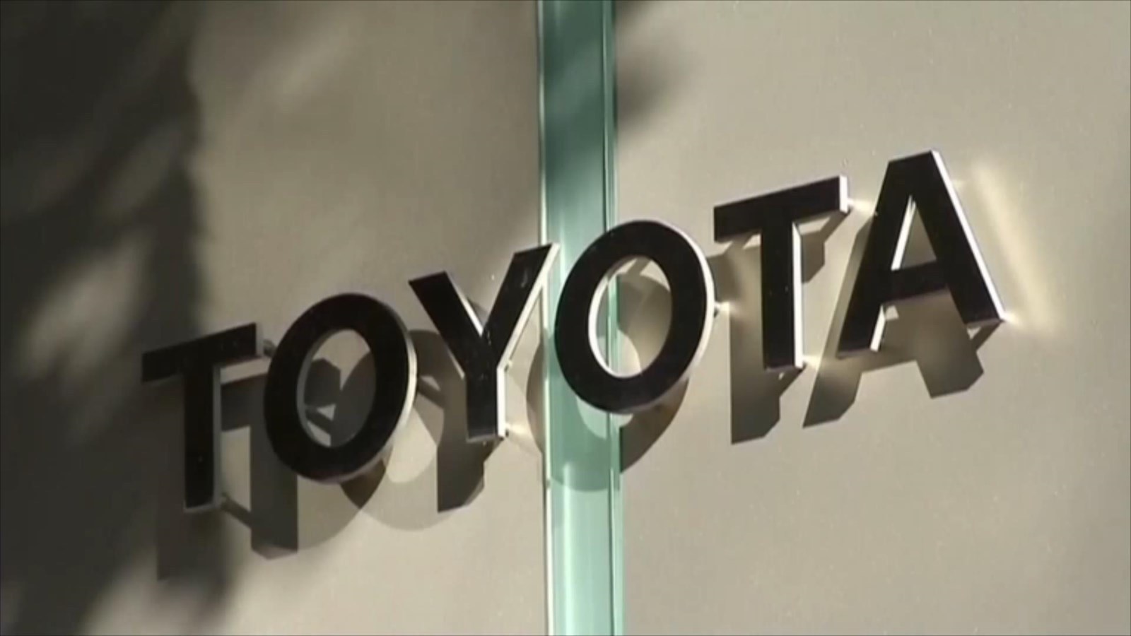 丰田汽车9月预计减产四成