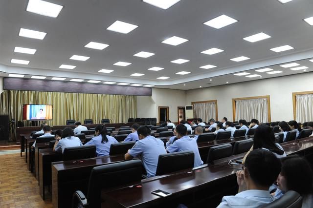 象山区人民法院三要求贯彻落实全区全面从严治