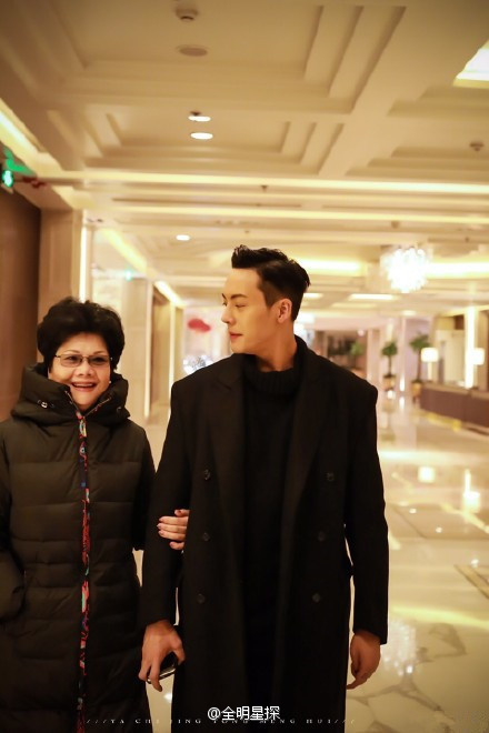 陈妈妈一脸自豪: