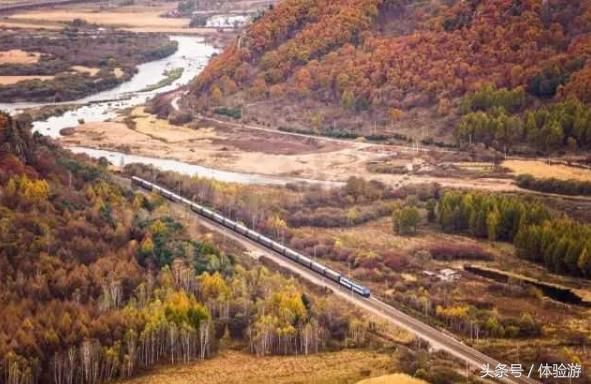 坐上火车旅行吧 穿越长白山的山谷溪流 大兴安