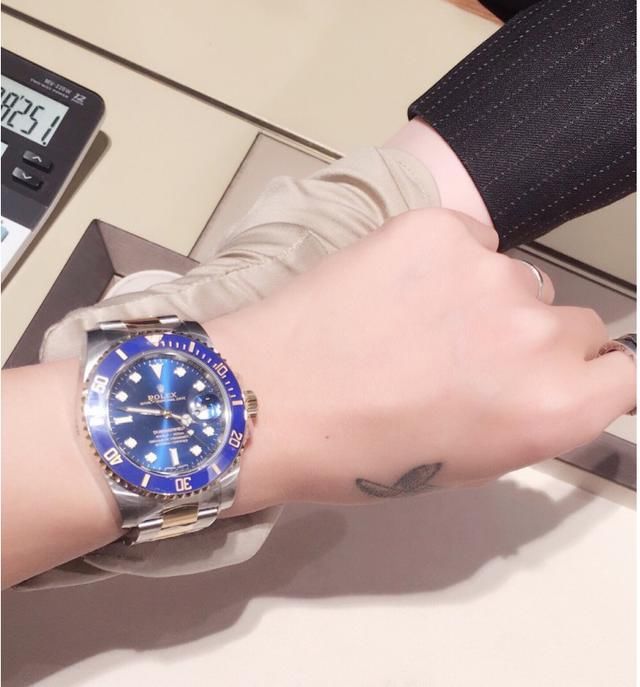 小女子也能驾驭劳力士,孤身一人闯东京 三越银