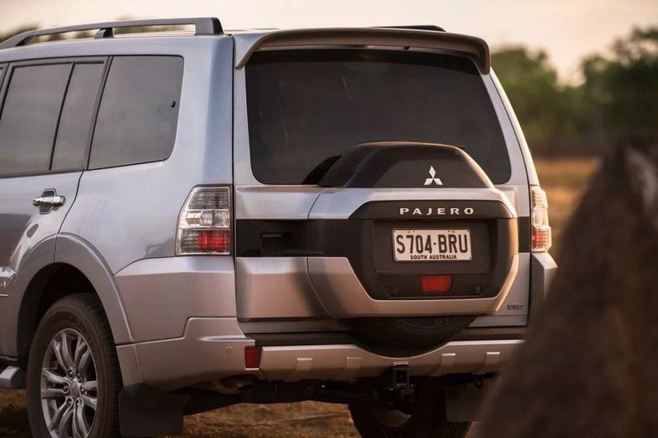 普拉多身价狂飙,便宜了20多万的帕杰罗值得买