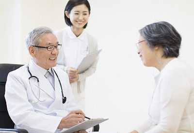 颈椎病压迫神经,头晕手麻?日常锻炼+舒缓法,最