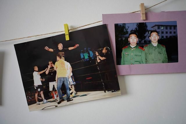 务正业苦练拳击,妻子抛下儿子与他离婚,今他获