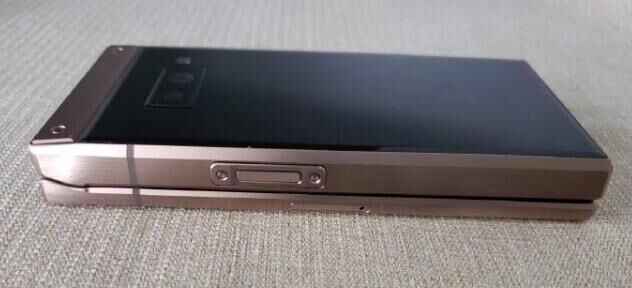 用实力诠释奢华与尊贵 心系天下三星W2019即