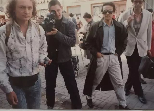 赵立新原来是咱河南人,精通四国语言,用声音就