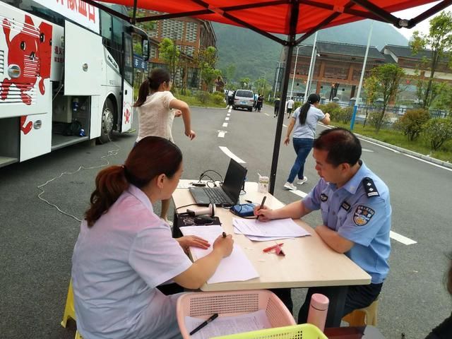 道安高速大队积极组织民辅警踊跃参加无偿献血