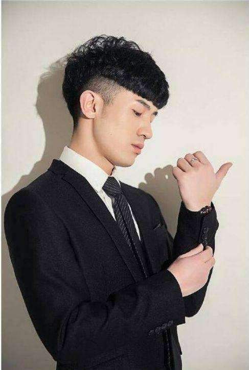 快手方丈结婚什么排场?劳斯莱斯宾利兰博基尼