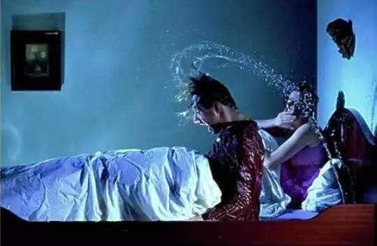 晚上睡觉莫名其妙出汗可能是癌症的信号!