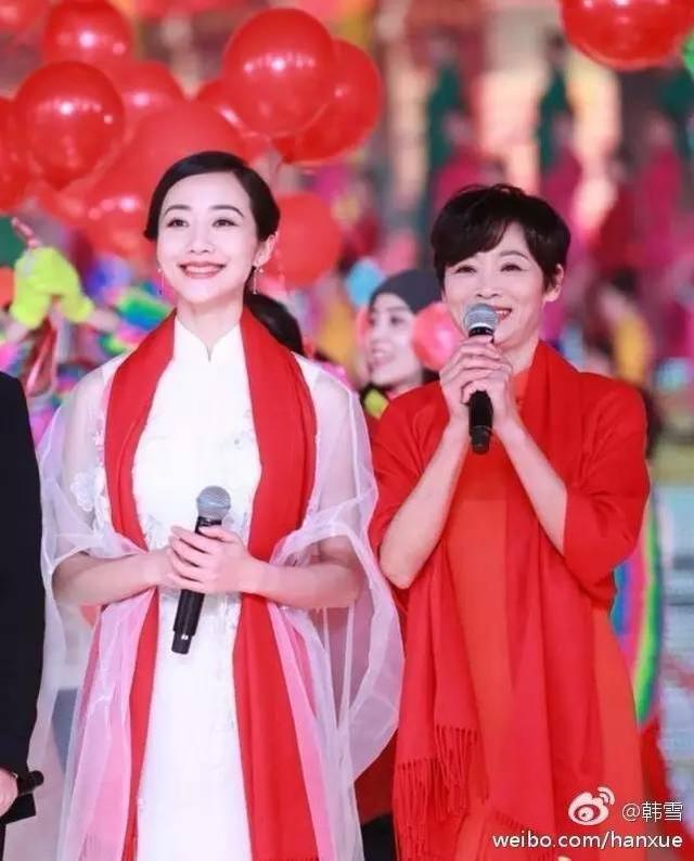 韩雪和母亲同台穿的旗袍出自同一设计师 被误