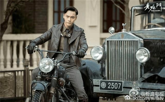 男星骑摩托车,没有最帅只有更帅,胡歌靳东李易