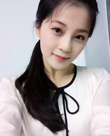 名字像日本人,长相酷似袁姗姗,27岁沦为三四线