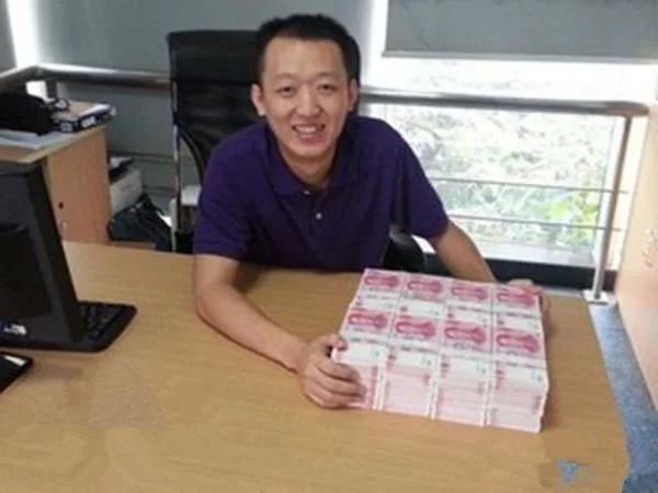 把100万存银行,只吃利息能过上逍遥日子?听听