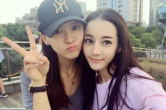 迪丽热巴生日,跑男团只有两人祝福,鹿晗有了新