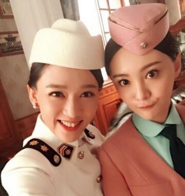 郑爽简单直爽的性格也获得过陈乔恩的赞扬,陈乔恩夸郑爽是个"名如其人