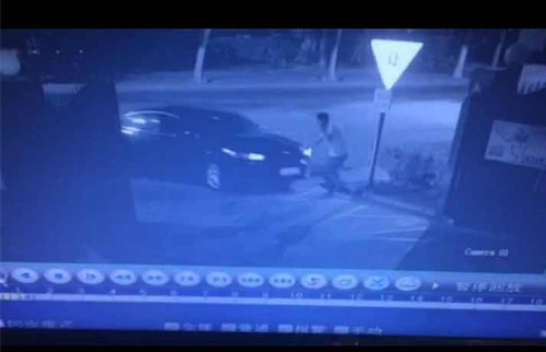 专车司机疑似绕路被骂 追撞乘客被治拘