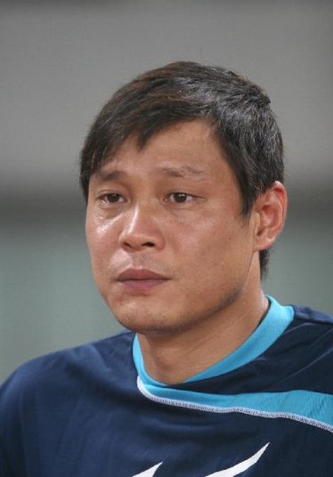 中国收入最高的球星,三度结婚终娶小17岁女友