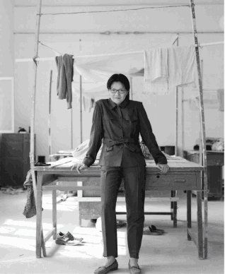 韩雪整日把军方背景挂在嘴边, 这些明星才是真