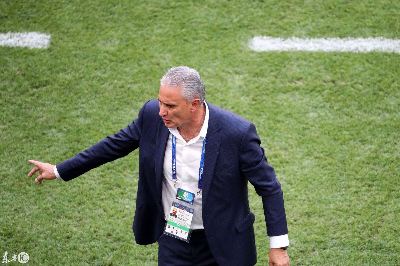 内少被踩引发双方球迷冲突 巴西主帅:墨西哥球