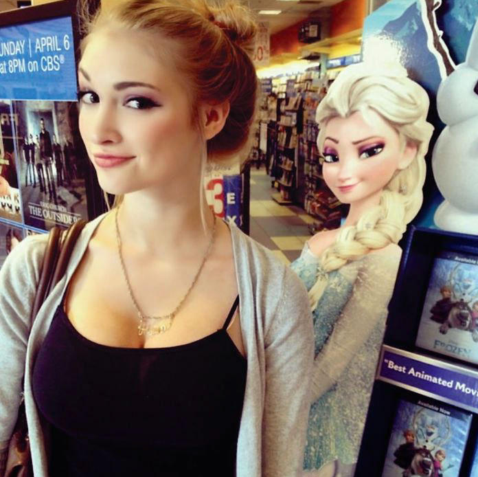 爱莎女王驾到！穿上便装的女王也是如此美丽。