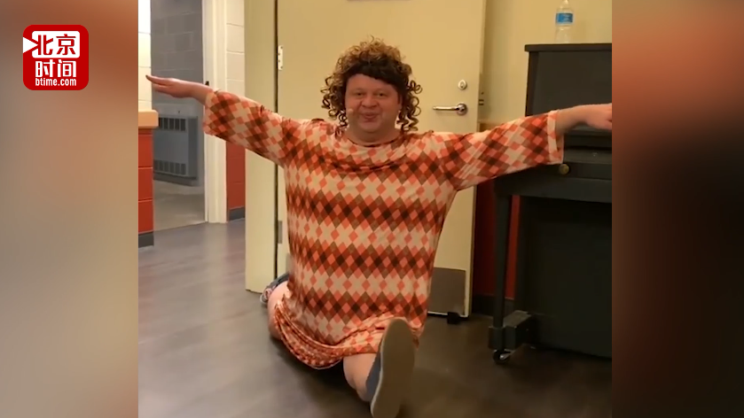 “劈叉大叔”完美一字马秒杀美女 然而5秒之后...