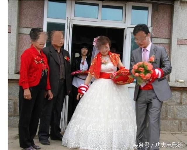 父母偏心把儿子当宝把女儿当草,生病住院的时