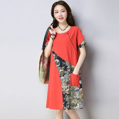 女人穿连衣裙不要配小白鞋,学学下面这些女人