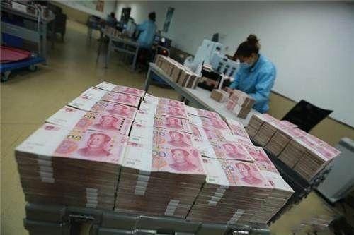 一千万人民币存款放银行一年,利息多少钱?看完