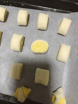 手把手教你做甜甜软软的山药小馒头,当零食都